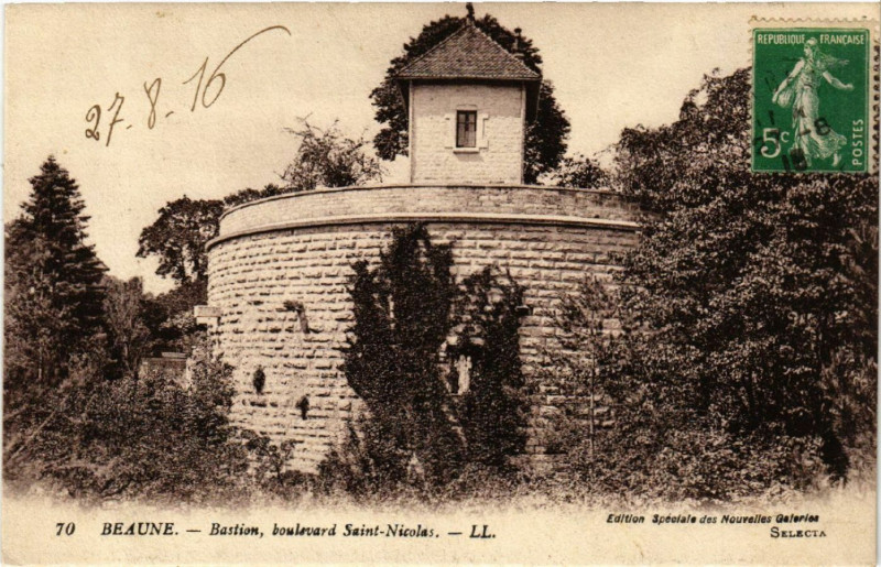Carte postale ancienne Beaune - Bastion - Boulevard Saint-Nicolas à Beaune