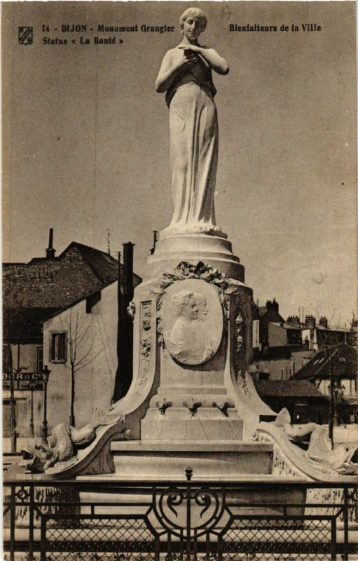 Carte postale ancienne Dijon - Monument Grangier - Statue La Bonté à Dijon