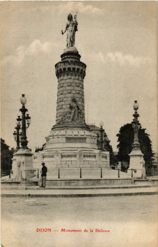 Carte postale ancienne Dijon - Monument de la Défense à Dijon
