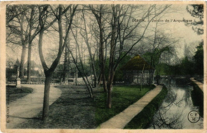 Carte postale ancienne Dijon - Jardin de l'Arquebuse à Dijon