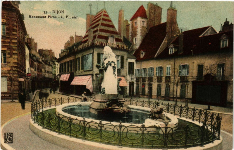 Carte postale ancienne Dijon - Monument Piron à Dijon