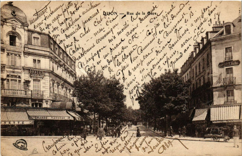 Carte postale ancienne Dijon - Rue de la Gare à Dijon