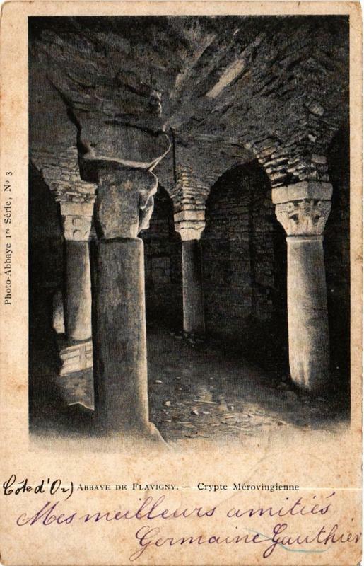Carte postale ancienne Abbaye de Flavigny Crypte Merovingienne