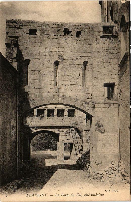 Carte postale ancienne Flavigny La Porte du Val, coté Intérieur