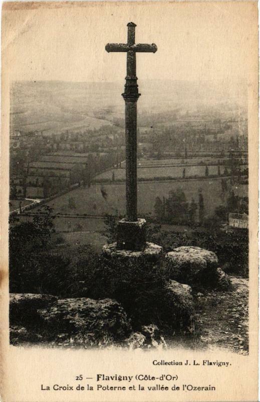 Carte postale ancienne Flavigny La Croix de la Poterne et la vallée de l'Ozerain