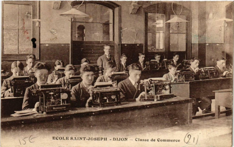 Carte postale ancienne Dijon Classe de Commerce - Ecole Saint-Joseph à Dijon