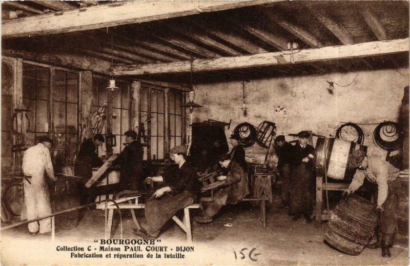 Carte postale ancienne Dijon Maison Paul Court à Dijon