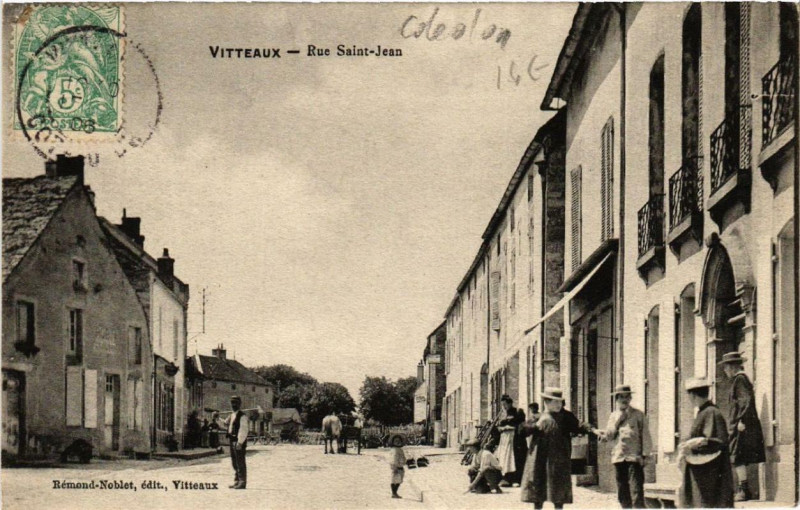 Carte postale ancienne Vitteaux Rue Saint-Jean à Vitteaux