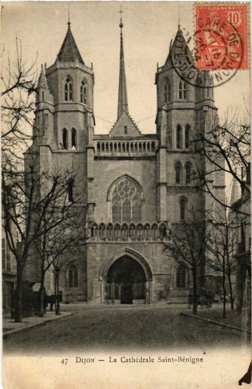 Carte postale ancienne Dijon - La Cathédrale Saint-Benigne à Dijon