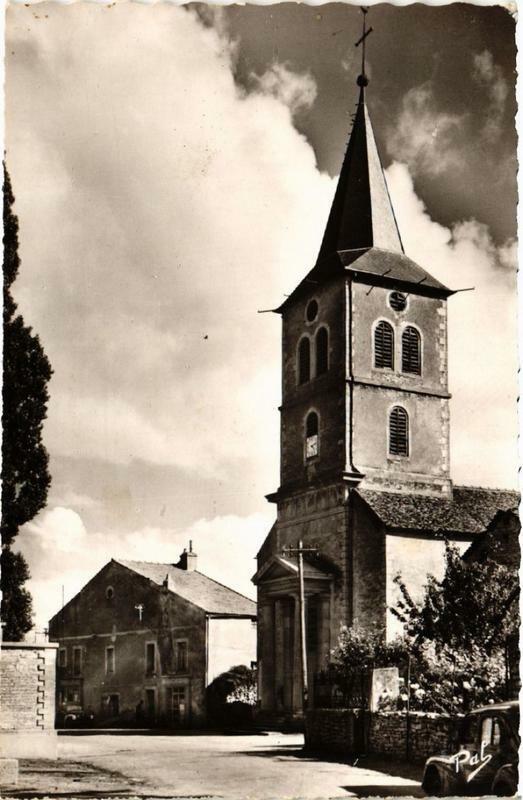 Carte postale ancienne Corcelles-les-Monts La place de Eglise à Corcelles-les-Monts