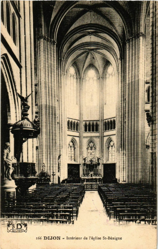 Carte postale ancienne Dijon - Intérieur de Eglise Saint-Benigne à Dijon