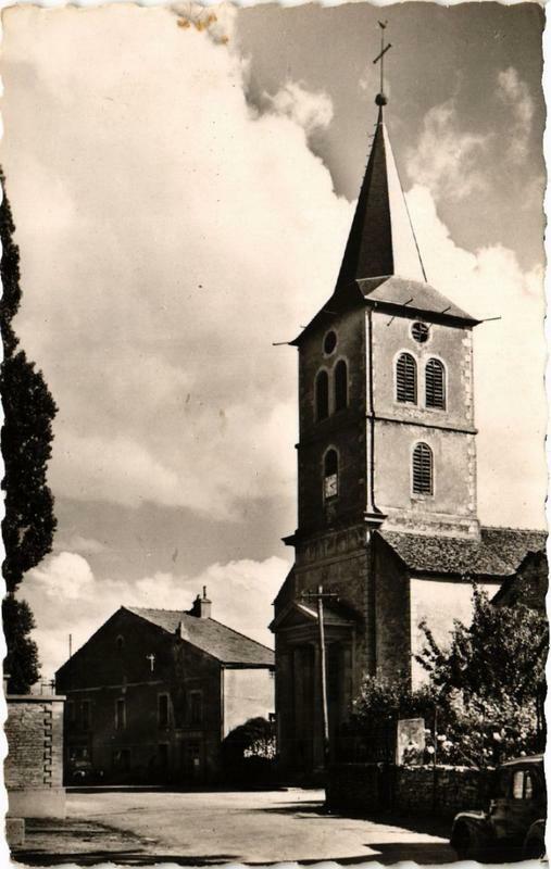 Carte postale ancienne Corcelles-les-Monts La place de Eglise à Corcelles-les-Monts