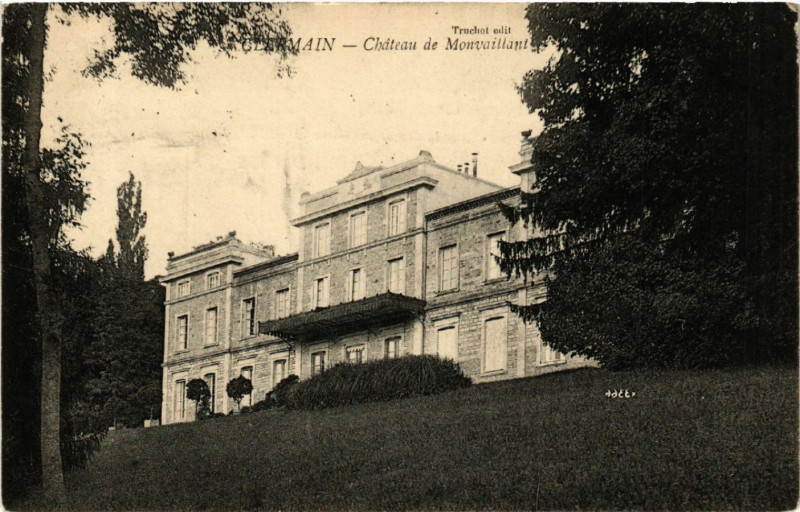 Carte postale ancienne Clermain - Chateau de Monvaillant