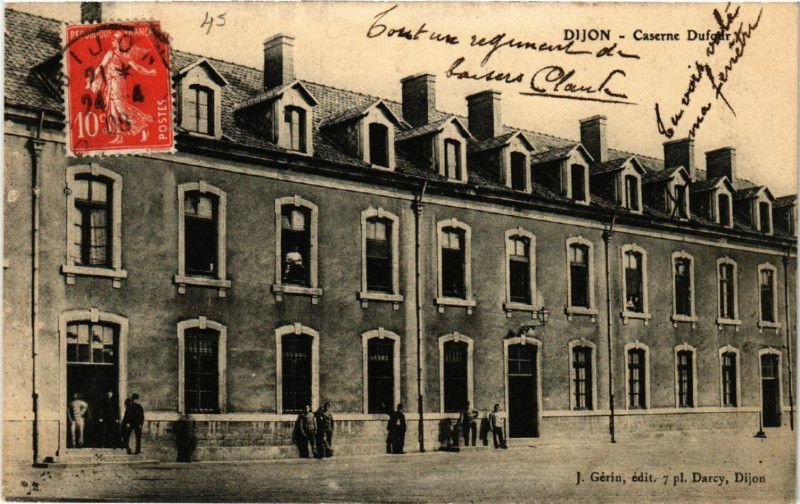 Carte postale ancienne Dijon - Caserne Dufour à Dijon