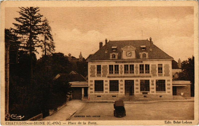 Carte postale ancienne Chatillon-sur-Seine - Place de la Poste à Châtillon-sur-Seine