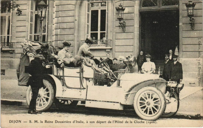 Carte postale ancienne Dijon Reine Douairiere d'Italie, Hotel de la Cloche à Dijon