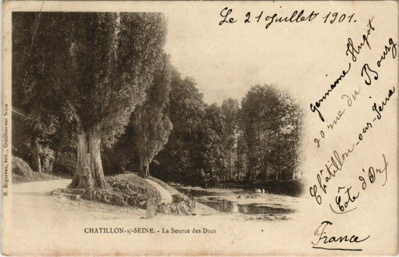 Carte postale ancienne Chatillon-sur-Seine - La Source des Ducs à Châtillon-sur-Seine