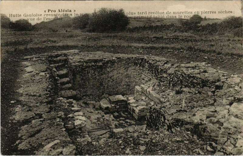 Carte postale ancienne Pro Alesia - Hutte gauloise