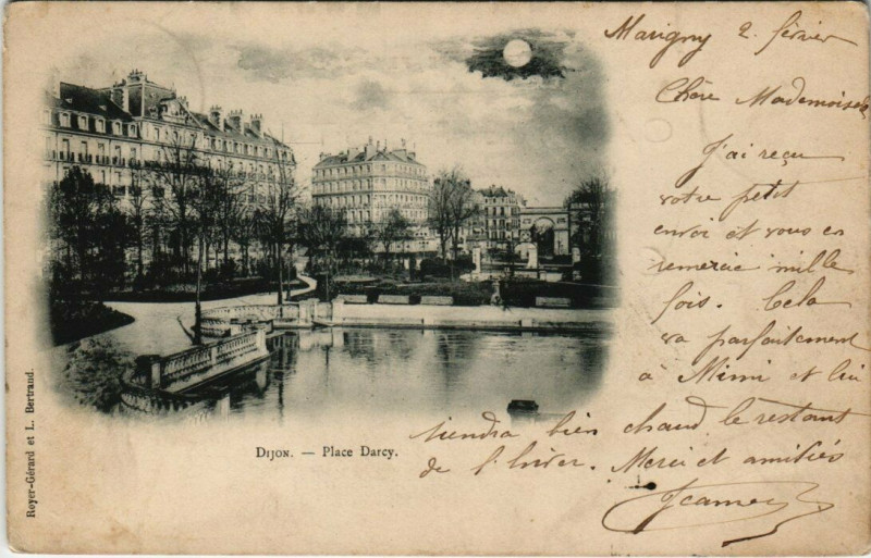 Carte postale ancienne Dijon - Place Darcy à Dijon