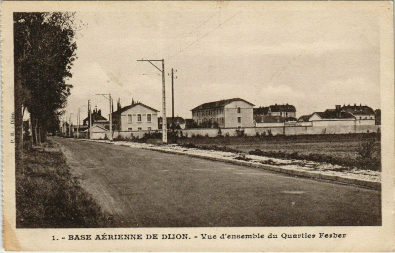 Carte postale ancienne Dijon - Base aérienne vue d'ensemle du Quartier Ferber à Dijon