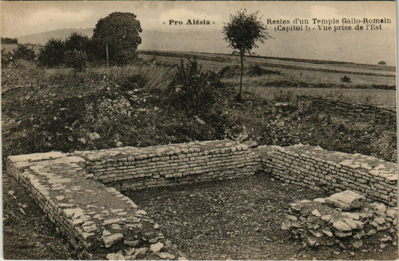 Carte postale ancienne Pro Alesia - Restes d'un temple Gallo-Romain