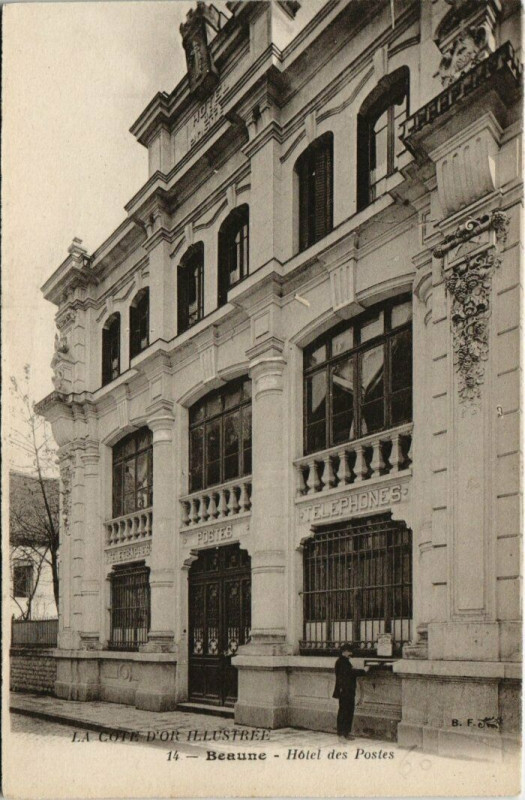 Carte postale ancienne Beaune - Hotel des Postes à Beaune