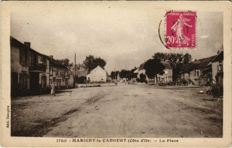Carte postale ancienne Marigny-Cahouet - La Place