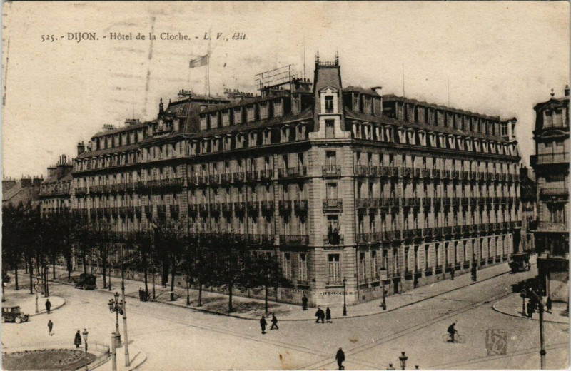 Carte postale ancienne Dijon - Hotel de la Cloche à Dijon