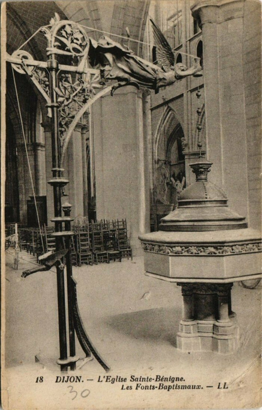 Carte postale ancienne Dijon Eglise Saint-Benigne à Dijon