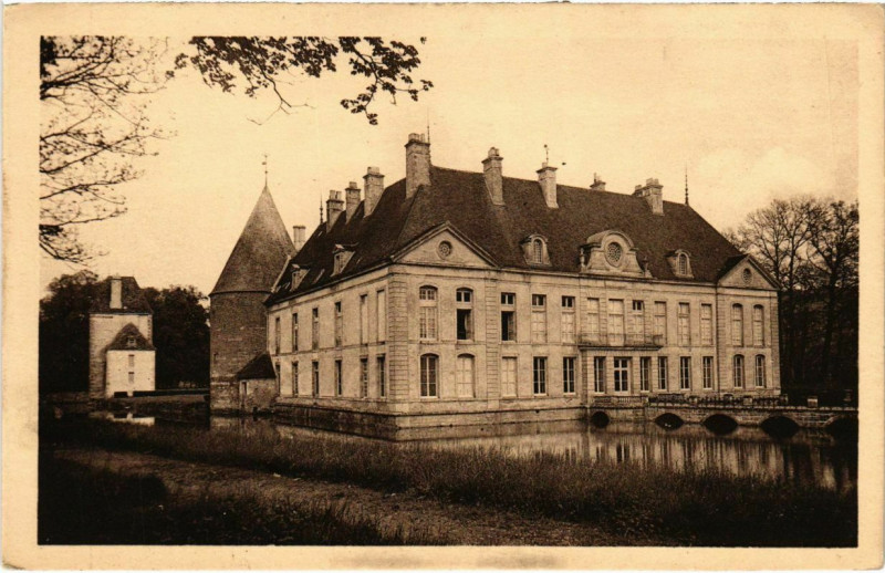 Carte postale ancienne Commarin - Le Chateau vu du Parc cote Ouest à Commarin