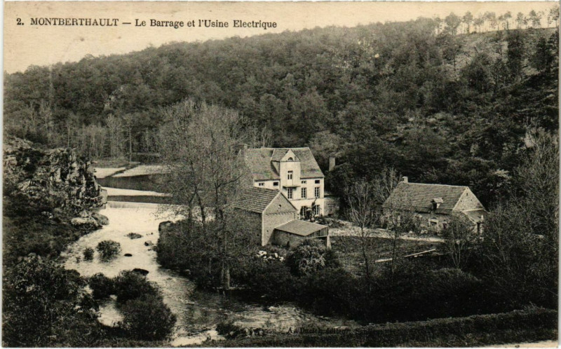 Carte postale ancienne Montberthault - Le Barrage et l'Usine Electrique à Montberthault