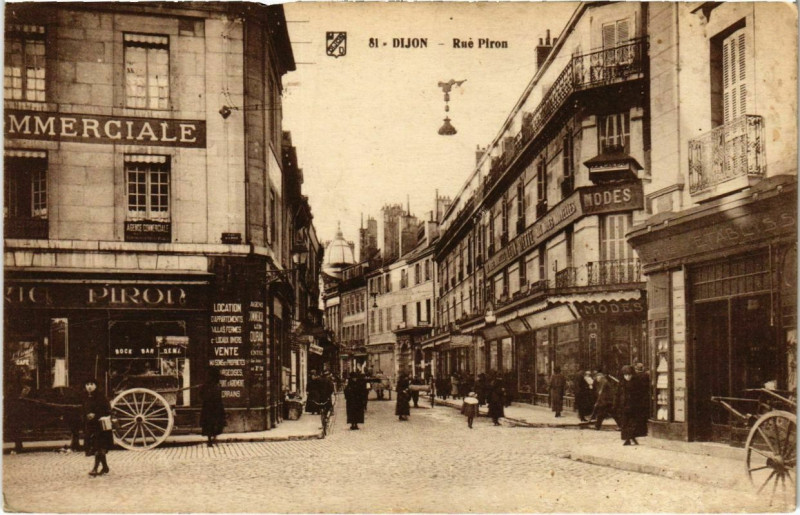 Carte postale ancienne Dijon - Rue Piron à Dijon