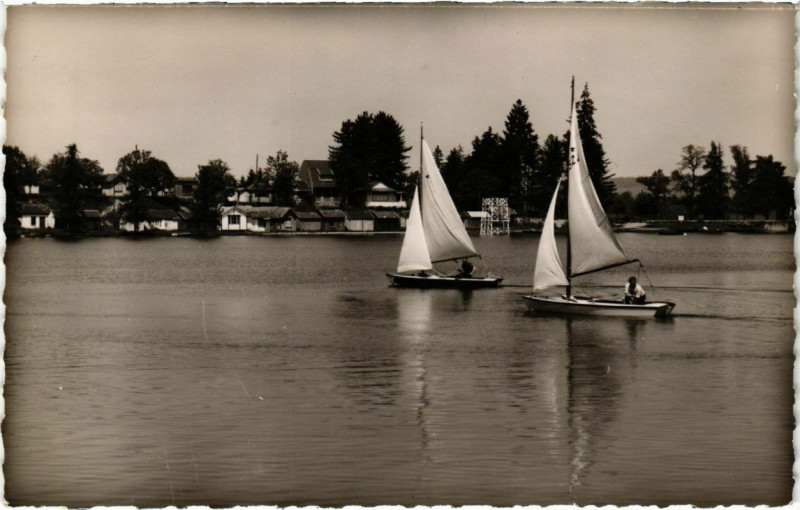 Carte postale ancienne Pont et Massene - Le Lac à Pont-et-Massène