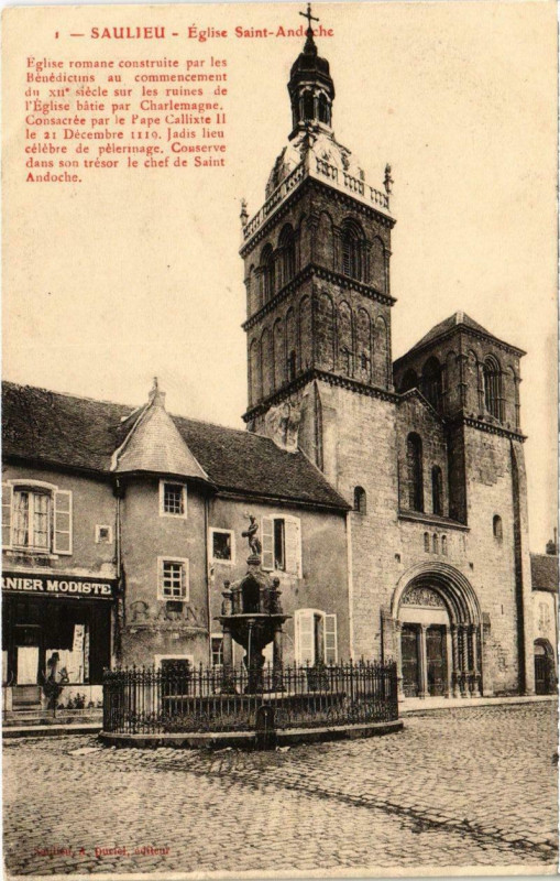 Carte postale ancienne Saulieu - Ãglise Saint-Andoche à Saulieu