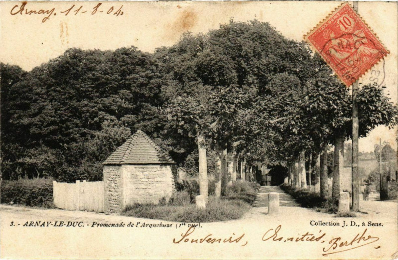 Carte postale ancienne Arnay-le-Duc Promenade de l'Arquebuse à Arnay-le-Duc