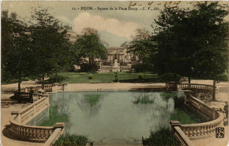 Carte postale ancienne Dijon Square de la Place Darcy lac à Dijon