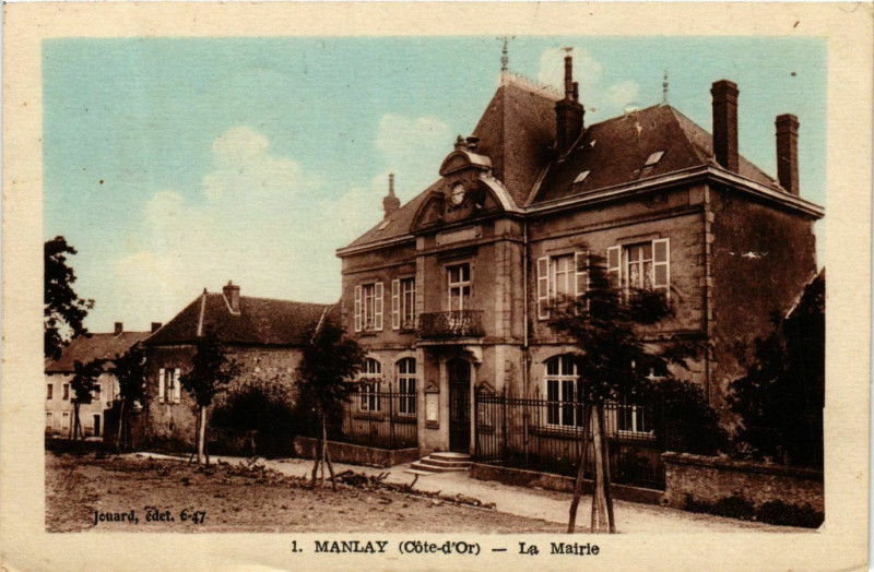 Carte postale ancienne Manlay La Mairie à Manlay