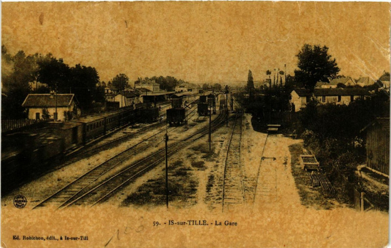 Carte postale ancienne Is-sur-Tille - La Gare à Is-sur-Tille