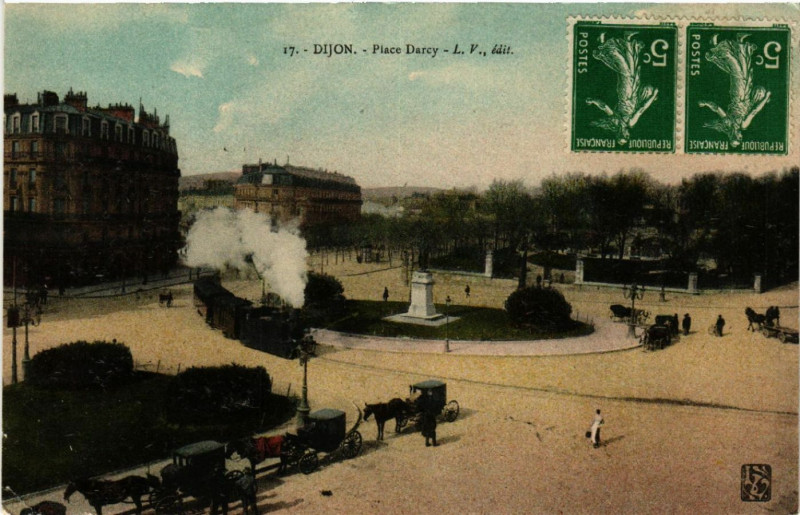 Carte postale ancienne Dijon - Place-Darcy à Dijon