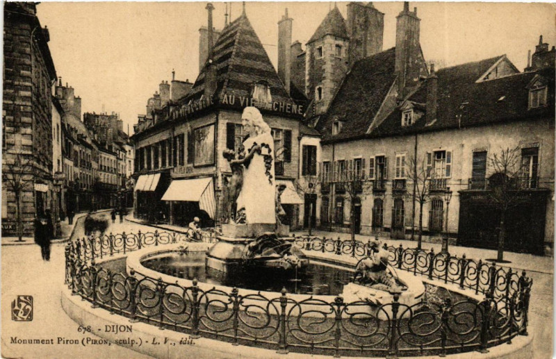Carte postale ancienne Dijon - Monument Pirou (Piron, senip.) à Dijon