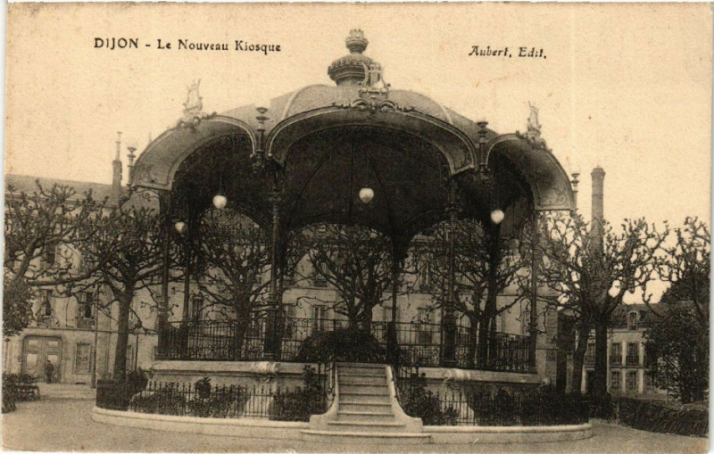 Carte postale ancienne Dijon - Le Nouveau Kiosque à Dijon