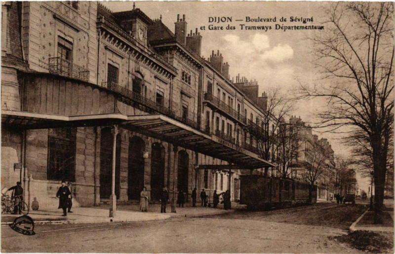 Carte postale ancienne Dijon - Boulevard de Sévigné et Gare des Tramways Départementeuse à Dijon