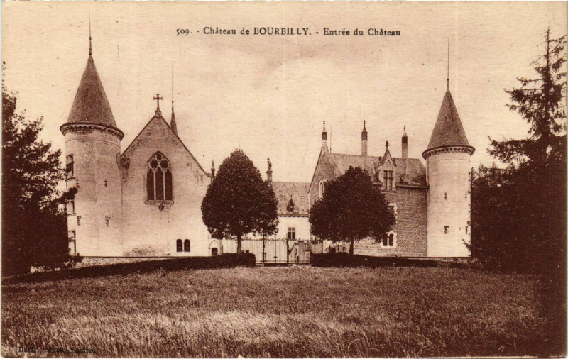Carte postale ancienne Chateau de Bourbilly - Entrée du Chateau