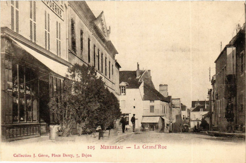 Carte postale ancienne Mirebeau - La Grand'Rue