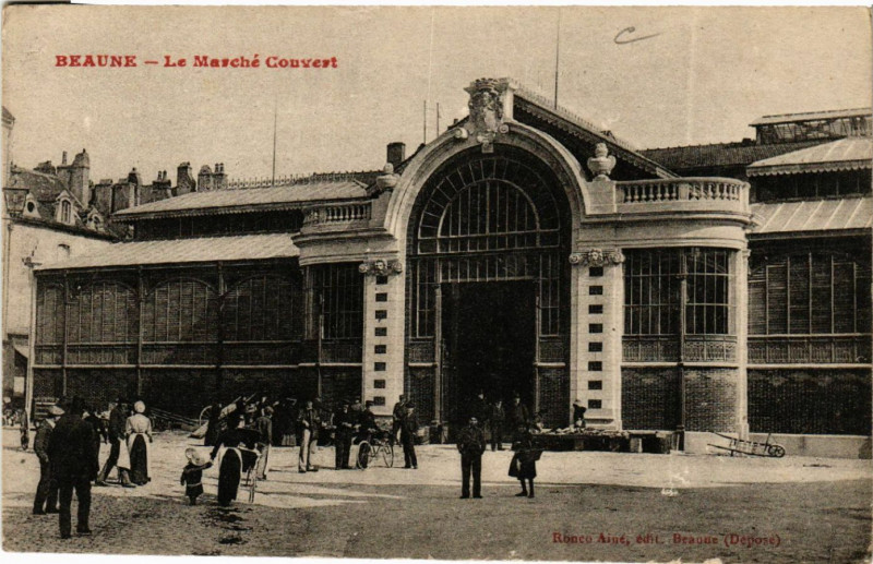 Carte postale ancienne Beaune - Le Marché Couvent à Beaune