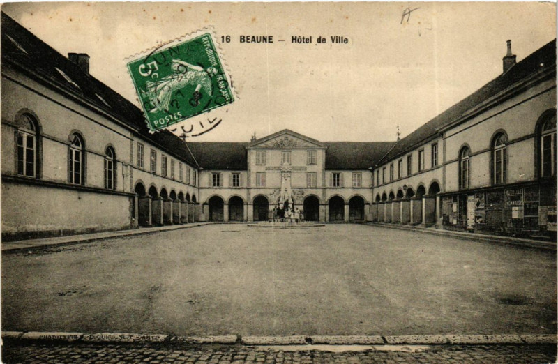 Carte postale ancienne Beaune - Hotel de Ville à Beaune