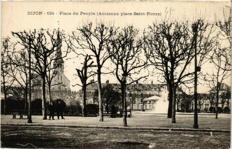 Carte postale ancienne Dijon - Place du Peuple (Ancienne place Saint-Pierre) à Dijon