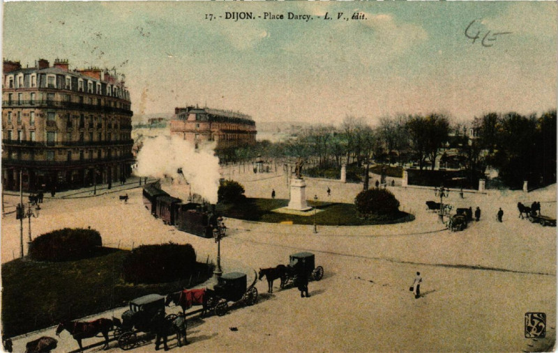 Carte postale ancienne Dijon - Place Darcy à Dijon