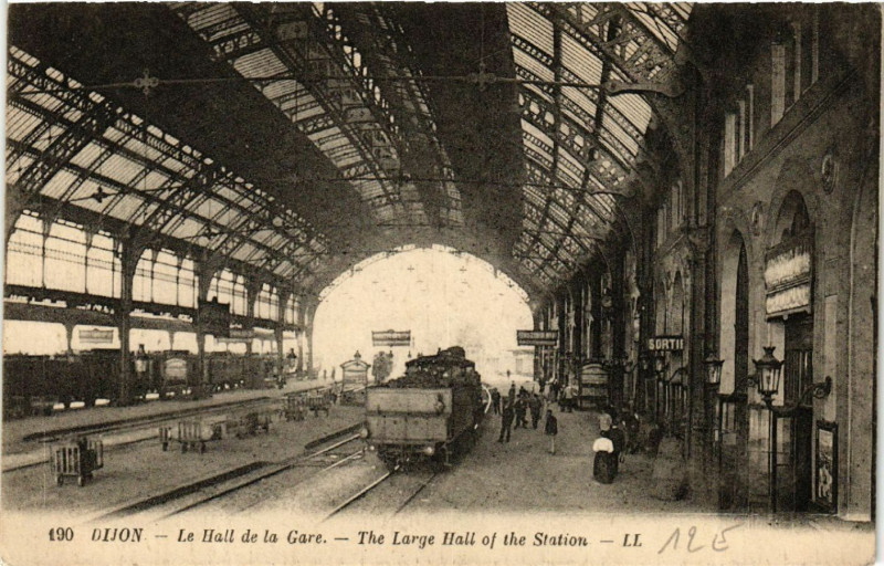 Carte postale ancienne Dijon - Le Hall de la Galre - The Large Hall of the Station à Dijon