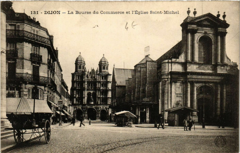 Carte postale ancienne Dijon - La Bourse du Commerce et l'Eglise Saint-Michel à Dijon